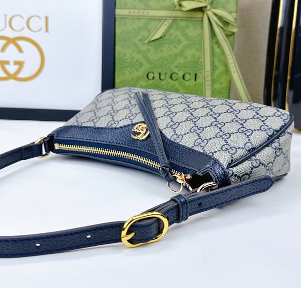 激安グッチバッグコピー着用イメージ